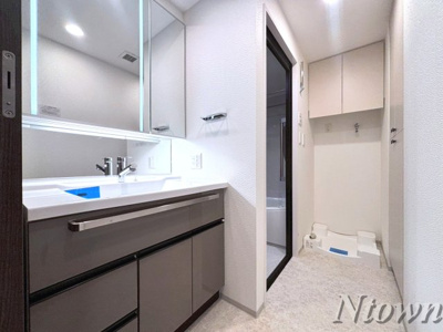 【洗面所】 | エステムプラザ名古屋UX | スペースが確保できる洗面所です