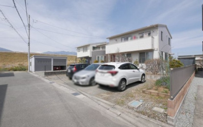【前面道路含む現地写真】 | 中古住宅　甲斐市西八幡 | 前面道路含む現地写真です