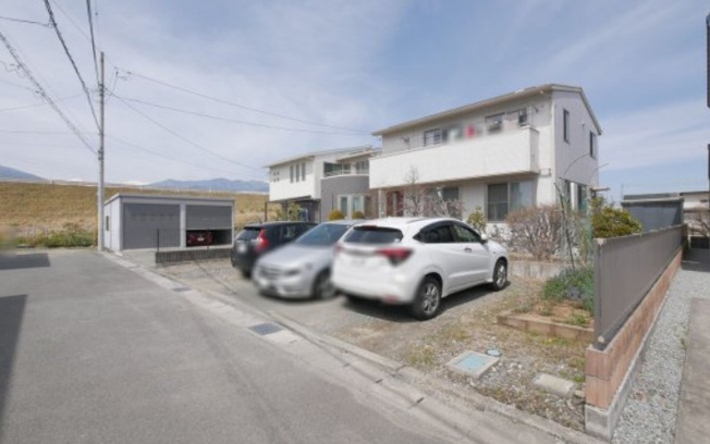 【前面道路含む現地写真】 | 中古住宅　甲斐市西八幡 | 前面道路含む現地写真です