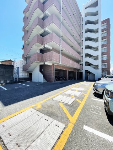 第14柴田マンションの駐車場