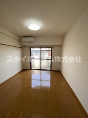 【居間・リビング】 | フィオーレ88 | 別部屋写真です。