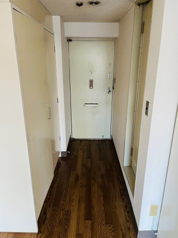 仲介手数料0円！！栄マンションS棟の玄関