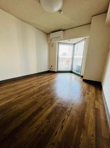 仲介手数料0円！！栄マンションS棟の居間・リビング