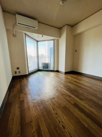 仲介手数料0円！！栄マンションS棟の居間・リビング