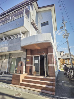 【エントランス】 | コンフェリア秦 | エントランスです