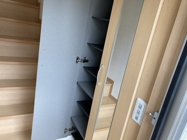 D-room﨔　B棟の玄関
