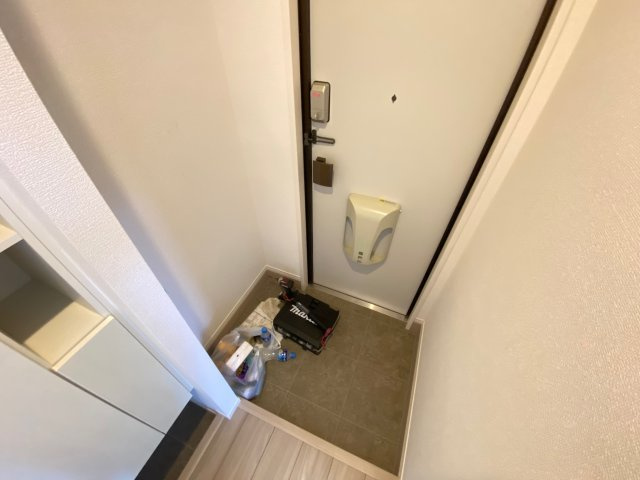 Newdorf弐番館 の玄関