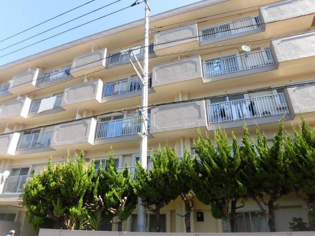 逗子市久木「逗子ローズプラザマンション」5F部分の外観