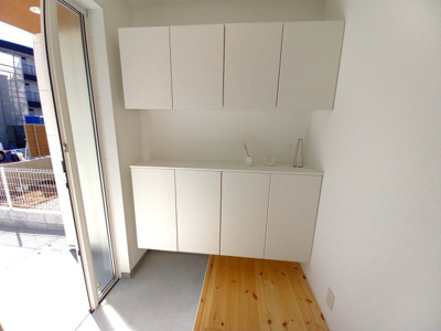 【玄関】 | 新築住宅　高知市神田 | 明るい玄関！靴箱も大きい！