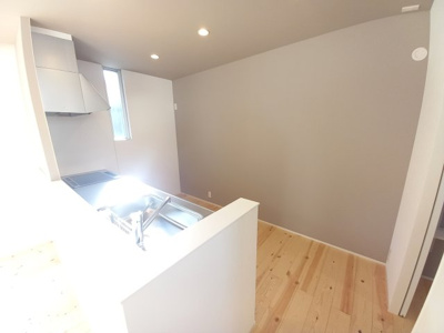 【その他】 | 新築住宅　高知市神田② | キッチン背面も余裕がありますので、カップボード置けそうです！