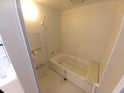 【浴室】 | 新築住宅　高知市神田② | ゆったりくつろげる浴室、追い焚き機能付き。