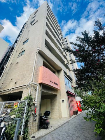 サニーシティ新宿御苑の外観