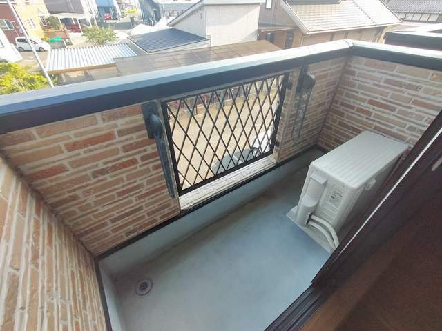 【バルコニー】アヴァンセ富沢南六番館