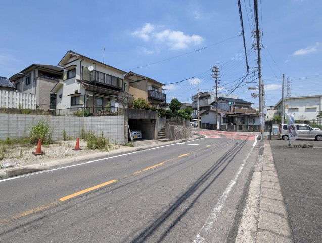 東海市加木屋町泡池（土地）の前面道路含む現地写真