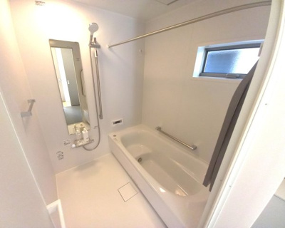 【浴室】 | 中古一戸建　高知市朝倉甲（築後未入居） | 追い焚き付きの浴室。半身浴も楽しめます！