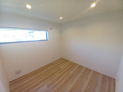 【洋室】 | 中古一戸建　高知市朝倉甲（築後未入居） | 2階東側4.5洋