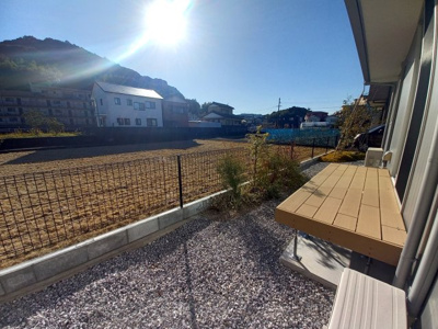 【庭】 | 中古一戸建　高知市朝倉甲（築後未入居） | ひなたぼっこしたくなる～♪