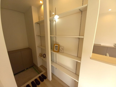 【玄関】 | 中古一戸建　高知市朝倉甲（築後未入居）