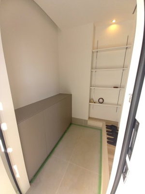 【玄関】 | 中古一戸建　高知市朝倉甲（築後未入居）