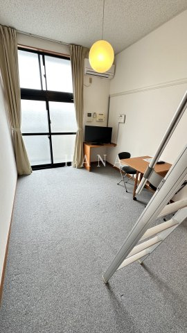 レオパレスソレイユの居間・リビング