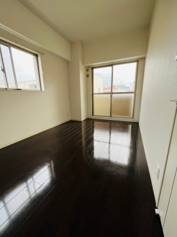 仲介手数料0円！！twoees♯2の居間・リビング