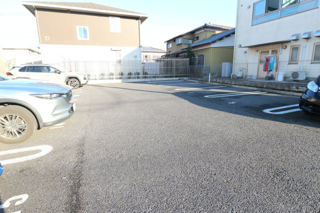 メビウス Ｂの駐車場