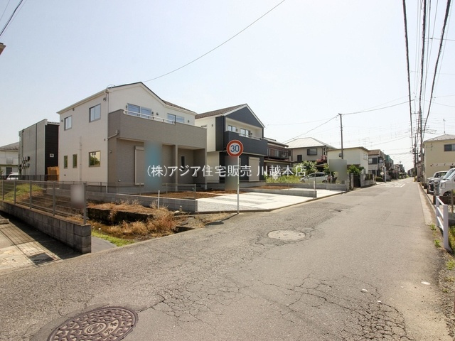 川越市木野目2期　新築戸建の前面道路含む現地写真|南西側5.4ｍ公道