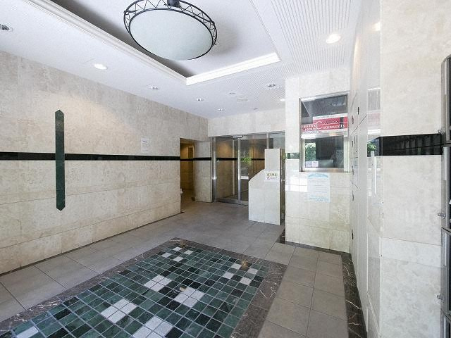 エイペックス心斎橋東のロビー
