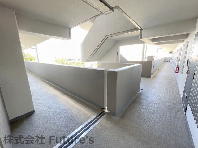 グリーンパーク八潮Xのその他共用部分|マンション共用通路です