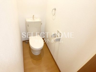 【トイレ】 | Ｃｏｍｆｏｒｔ　Ｐｌａｃｅ | 落ち着いた色調のトイレです
同型タイプです