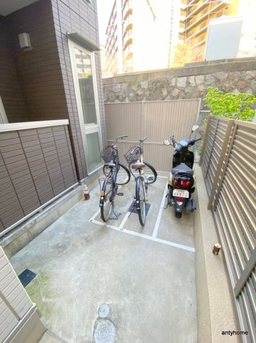 アイレックス京橋の駐車場