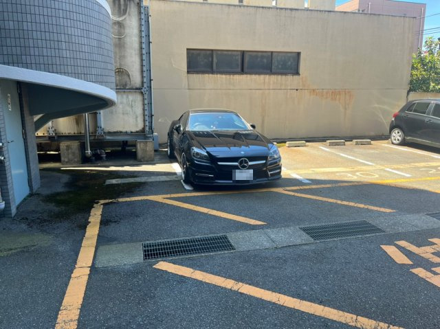 福井ダイカンプラザの駐車場