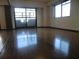 コモドカーサ新神戸の居間・リビング