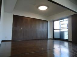 コモドカーサ新神戸の居間・リビング