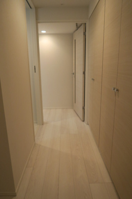 【その他】 | メイクス上野 | 廊下
稲荷町の賃貸物件。
「メイクス上野」のことなら(株)メイワ・エステートへ