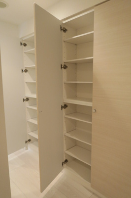 【収納】 | メイクス上野 | 稲荷町の賃貸物件。
「メイクス上野」のことなら(株)メイワ・エステートへ