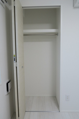 【収納】 | メイクス上野 | クローゼット
稲荷町の賃貸物件。
「メイクス上野」のことなら(株)メイワ・エステートへ