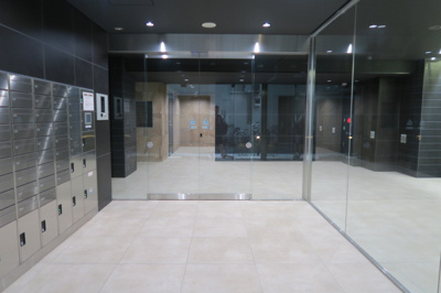 【エントランス】 | メイクス上野 | 稲荷町の賃貸物件。
「メイクス上野」のことなら(株)メイワ・エステートへ