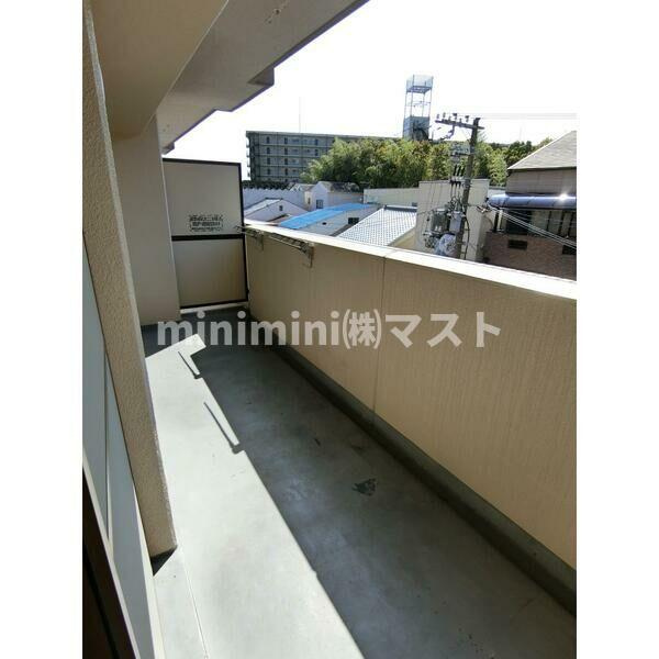 メゾンドーム三軒家のバルコニー