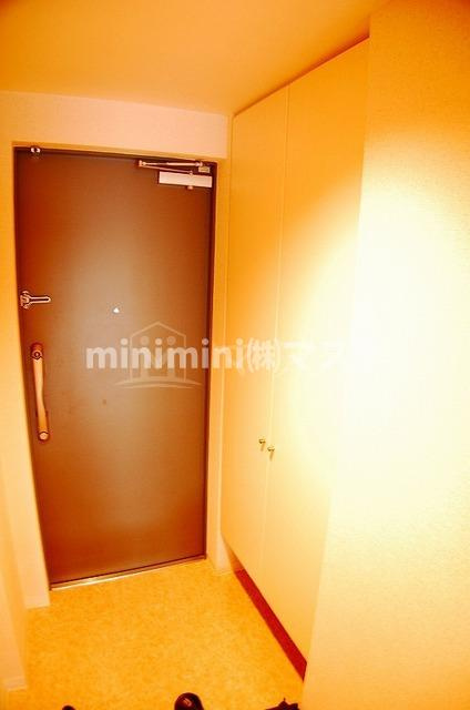 エルセレーノ上本町レジデンスの玄関