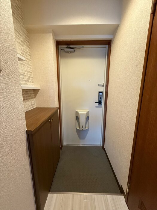 コンフォール空港通りの玄関