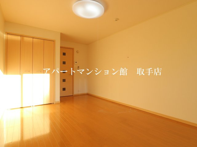シャロル白山の洋室