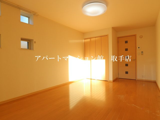 シャロル白山の洋室