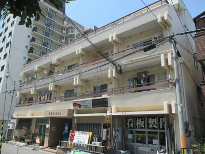 【外観】 | 淡路マンション | 建物の個性を主張するシックな外観です