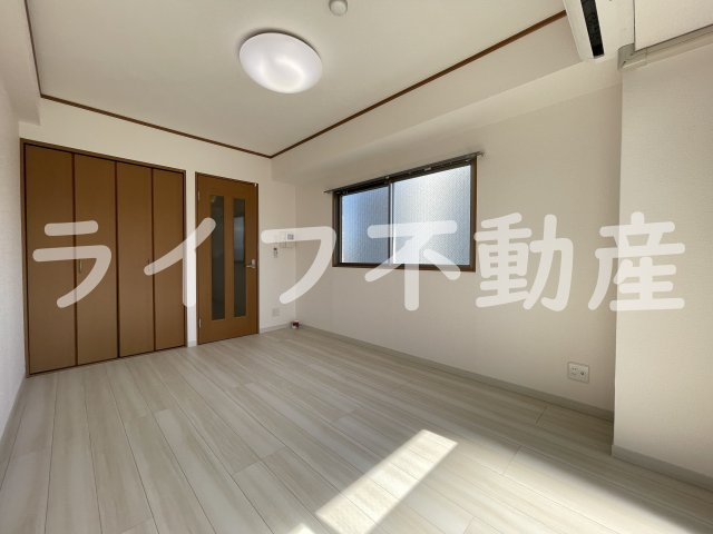 グランディ小阪の居間・リビング|ゆったり過ごせる居間です