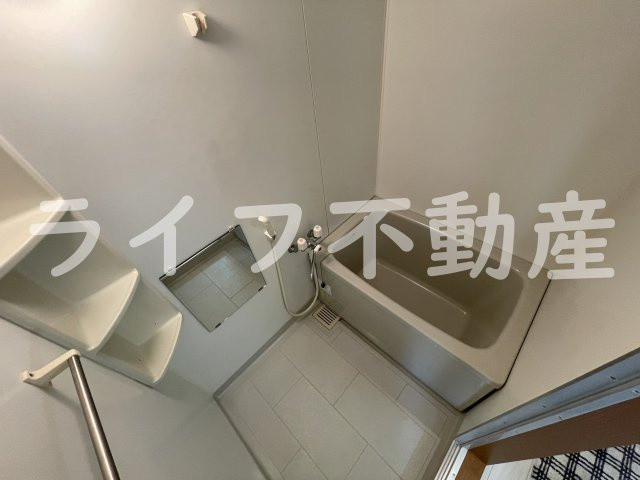 グランディ小阪の浴室|きれいなお風呂です