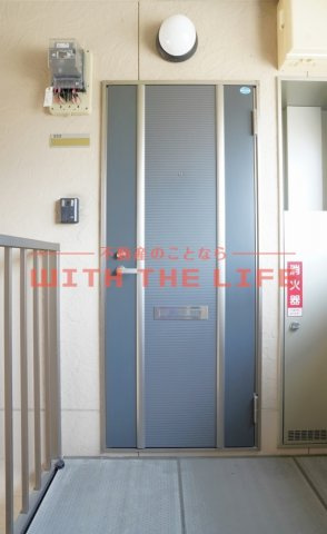 アムールポパイ【キャッシュバック対象物件】の玄関|明るい玄関です