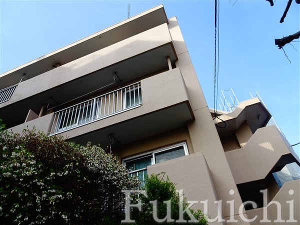 コーポ柿の木坂の外観