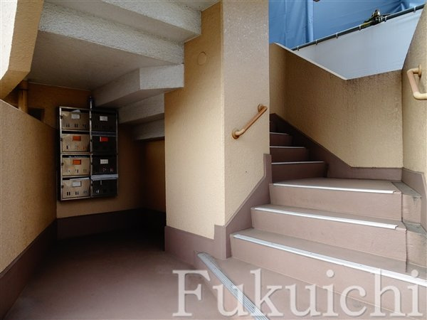 コーポ柿の木坂のエントランス