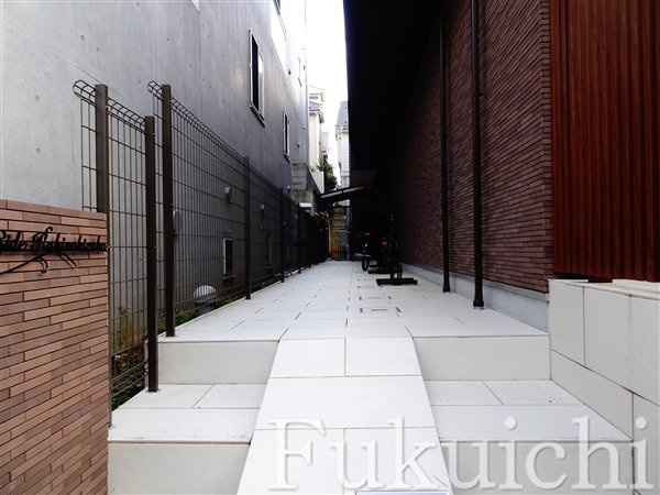 パークサイド柿の木坂のエントランス